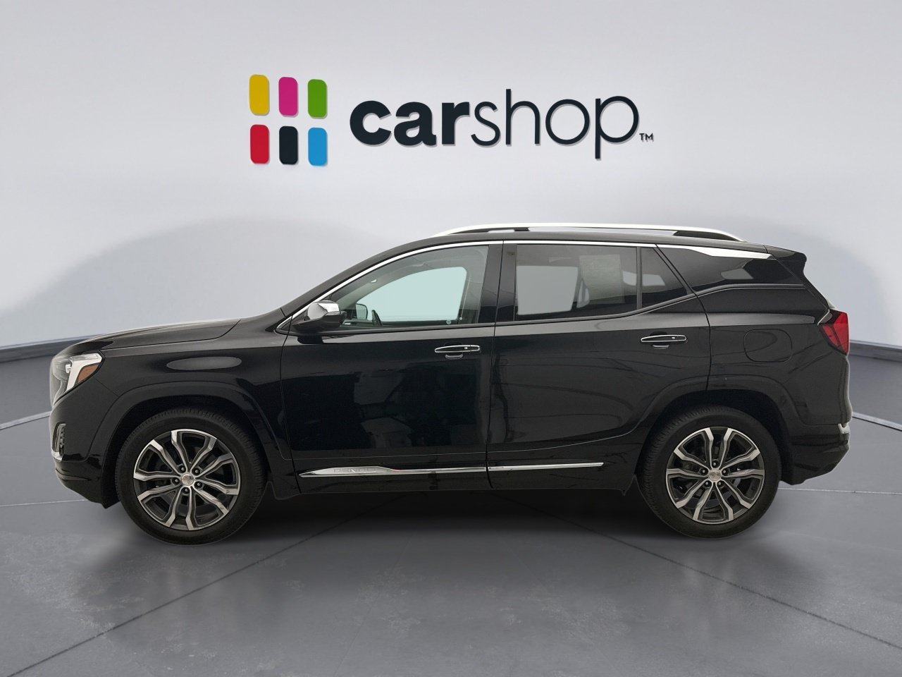 Used 2020 GMC Terrain Denali w/ Denali Premium Package FWD image 2