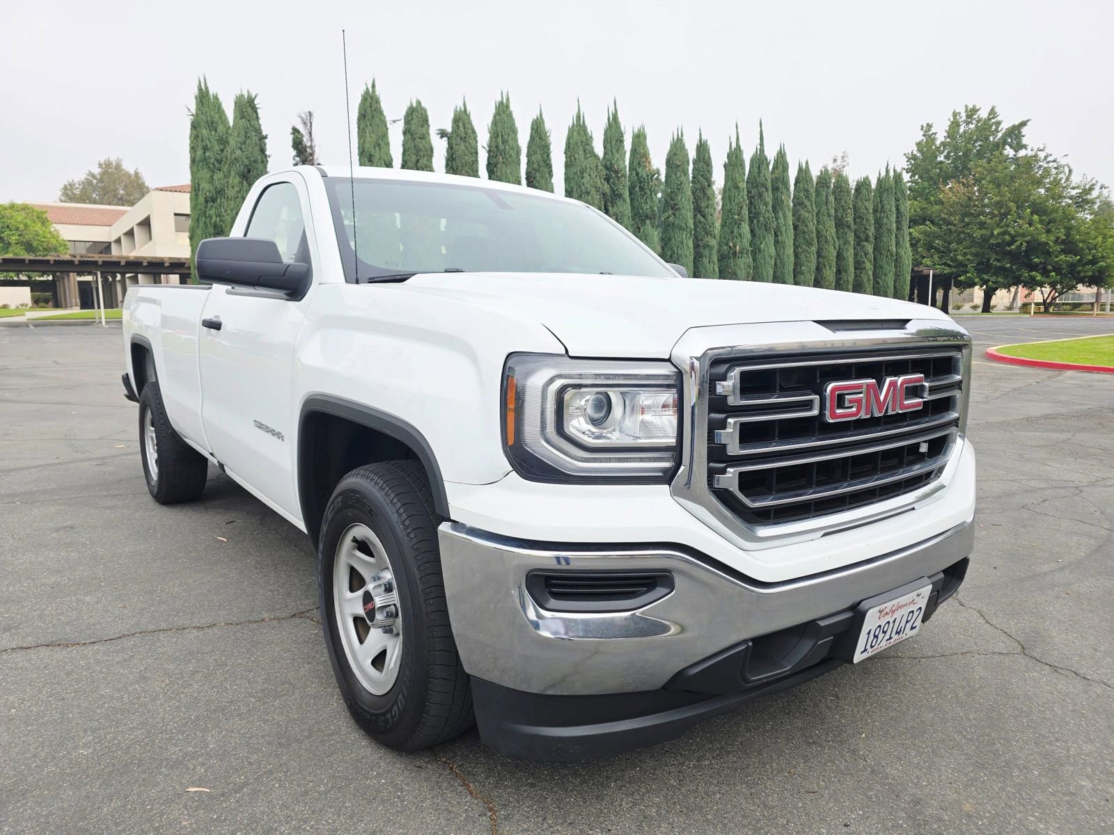 Used 2018 GMC Sierra 1500 2WD Regular Cab image 1