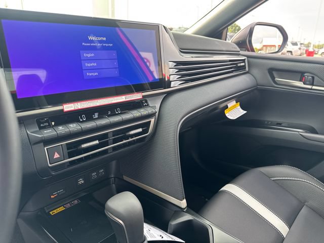 New 2026 Toyota Camry Hybrid FWD image 16