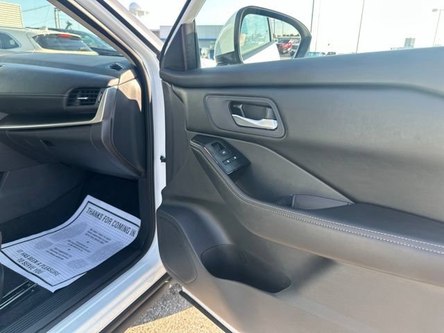 Used 2026 Nissan Rogue SV FWD image 10