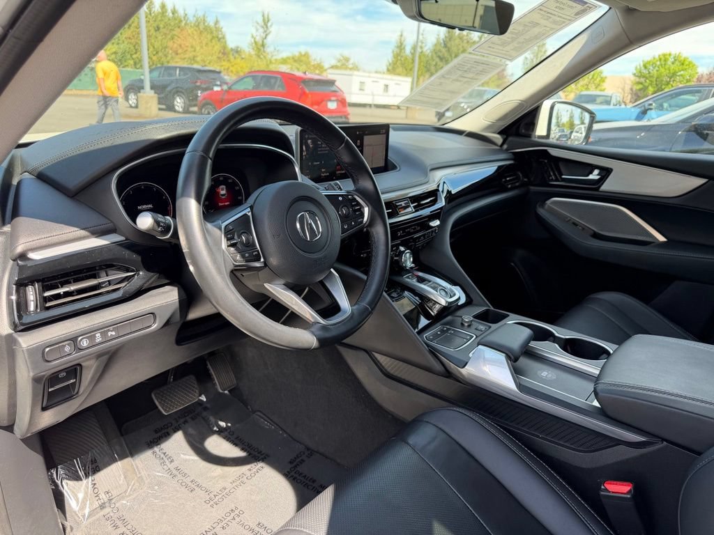 Used 2023 Acura MDX w/ Technology Package AWD/4WD image 16