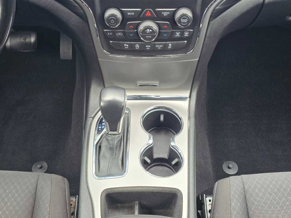 Used 2020 Jeep Grand Cherokee Laredo image 13