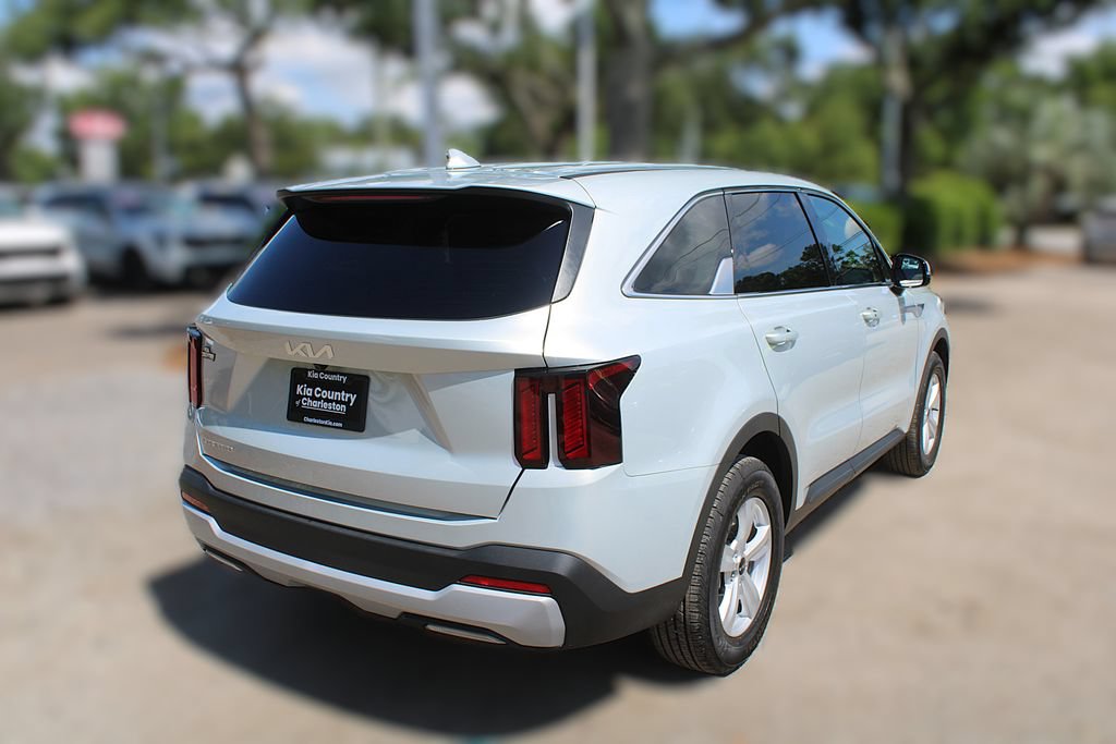 Certified 2026 Kia Sorento LX FWD image 7