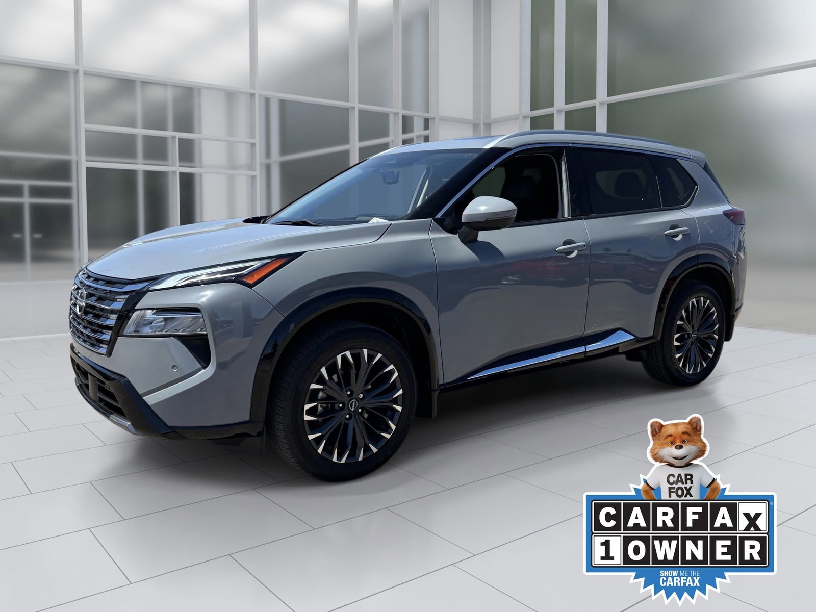 Used 2024 Nissan Rogue Platinum w/ Platinum Premium Package FWD image 2