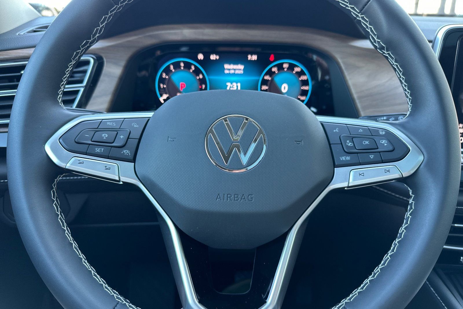 New 2025 Volkswagen Atlas SE image 23