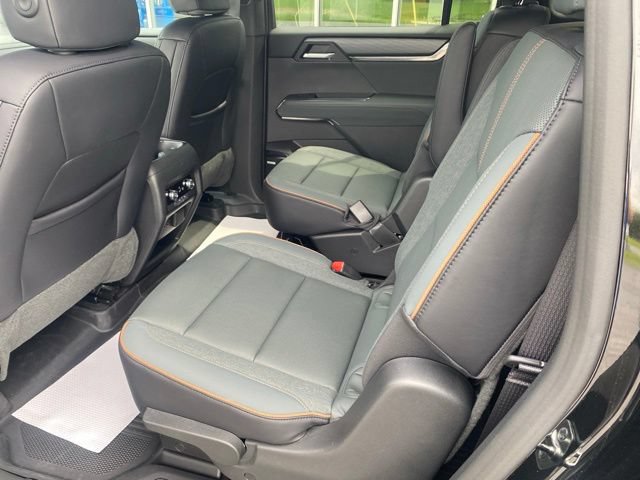 Used 2026 GMC Acadia AT4 w/ LPO, Floor Liner Package AWD/4WD image 26