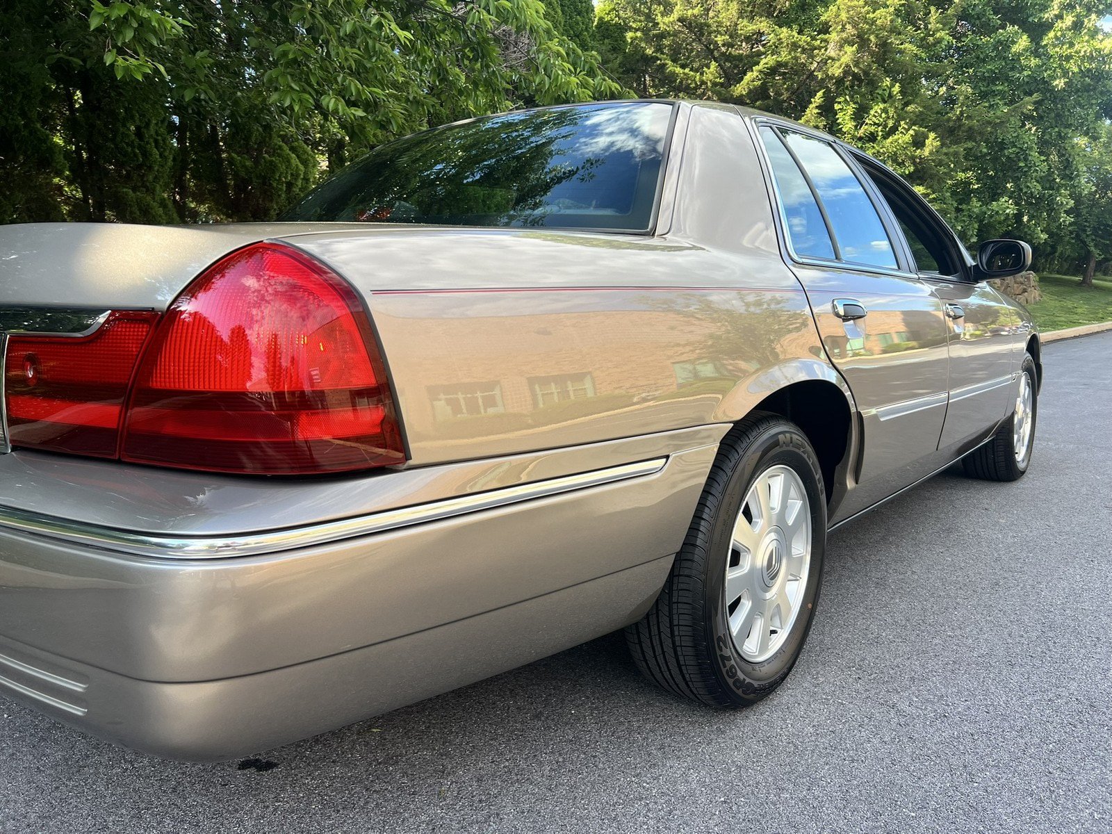 Used 2003 Mercury Grand Marquis LS RWD image 41