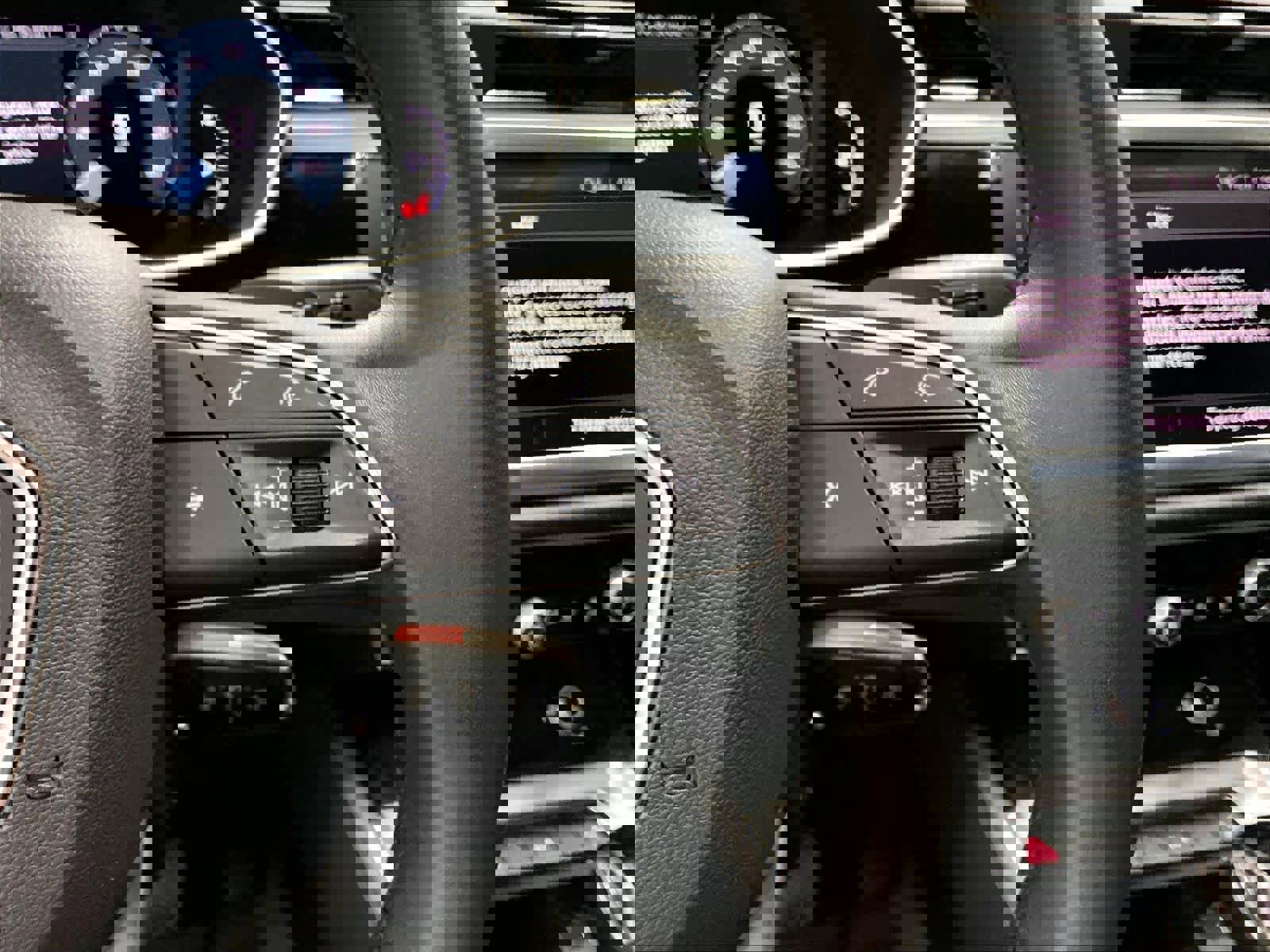 Certified 2025 Audi Q3 2.0T Premium image 21