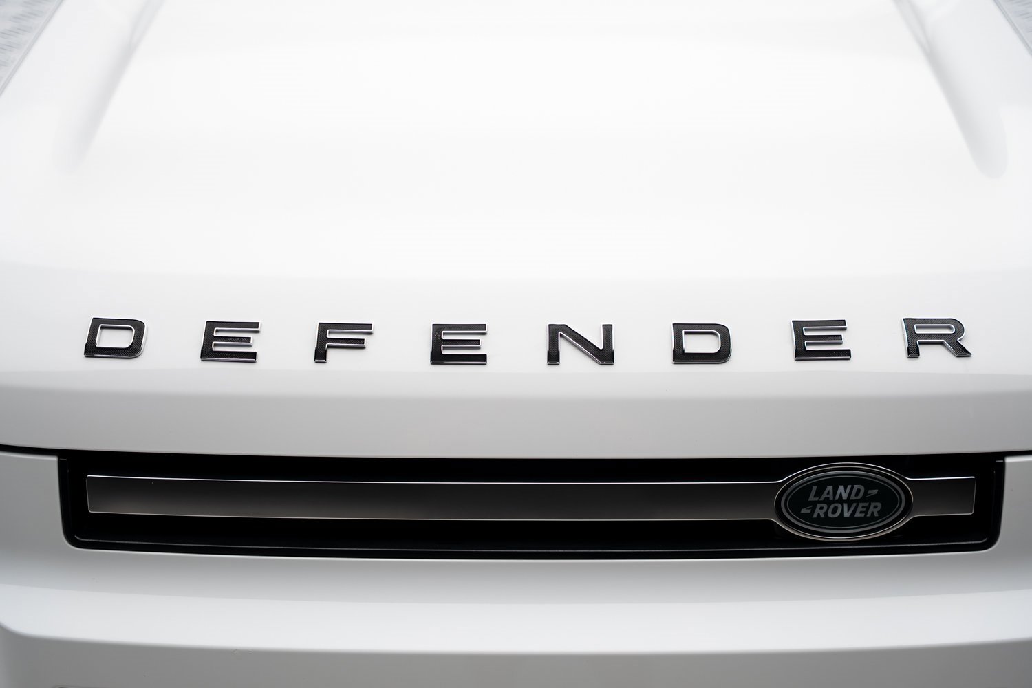 Used 2023 Land Rover Defender 130 First Edition image 12