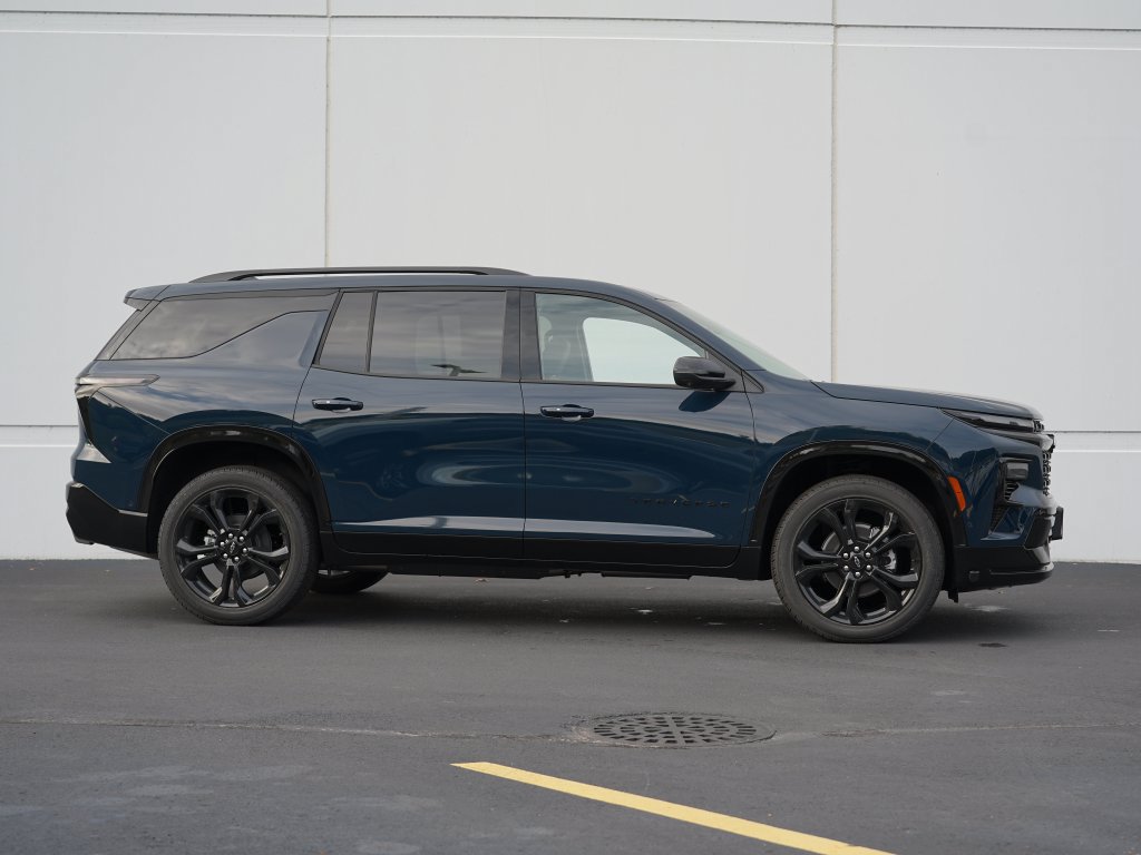 New 2027 Chevrolet Traverse RS w/ LPO, Floor Liner Package AWD/4WD image 2