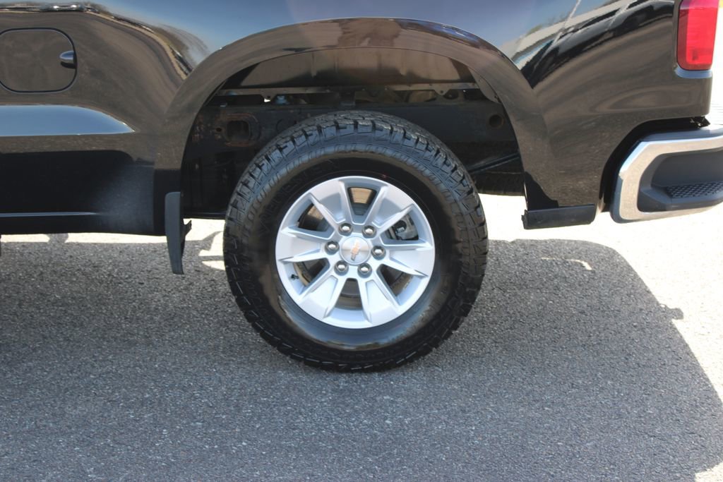 Used 2025 Chevrolet Silverado 1500 LT w/ Work Truck Package AWD/4WD image 17