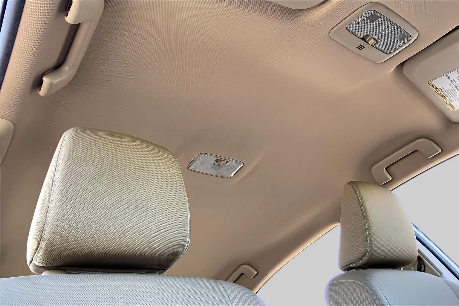 Used 2015 Toyota Corolla LE FWD image 14