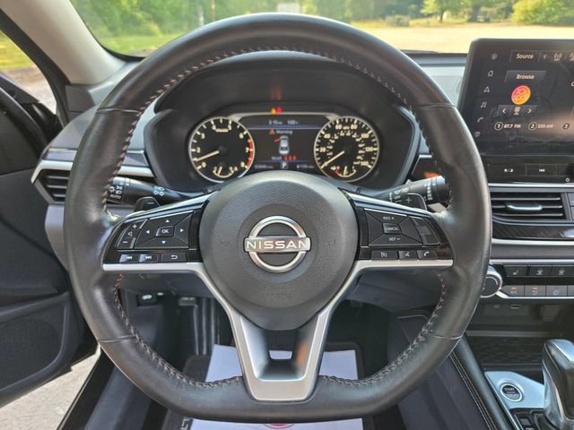 Used 2023 Nissan Altima 2.5 SR w/ SR Premium Package FWD image 31