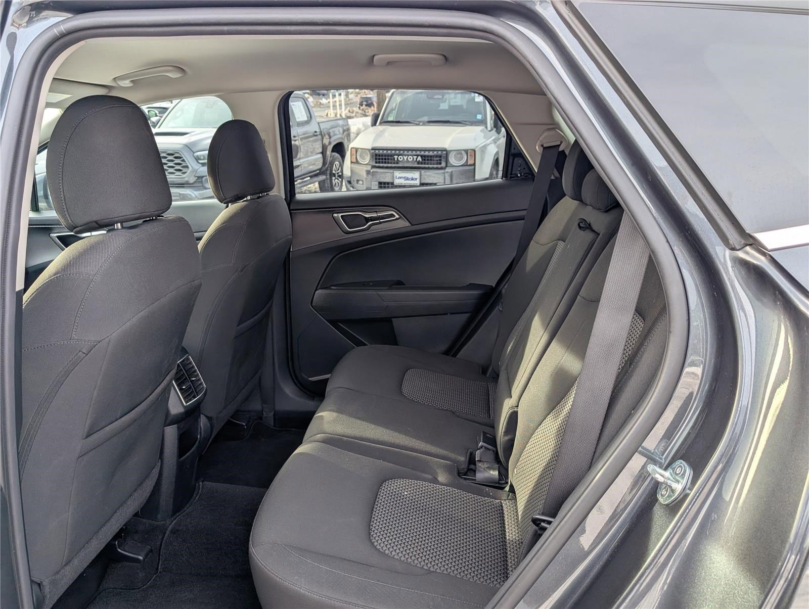 Used 2023 Kia Sportage LX image 12