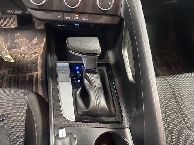 Used 2025 Hyundai Elantra SE image 25