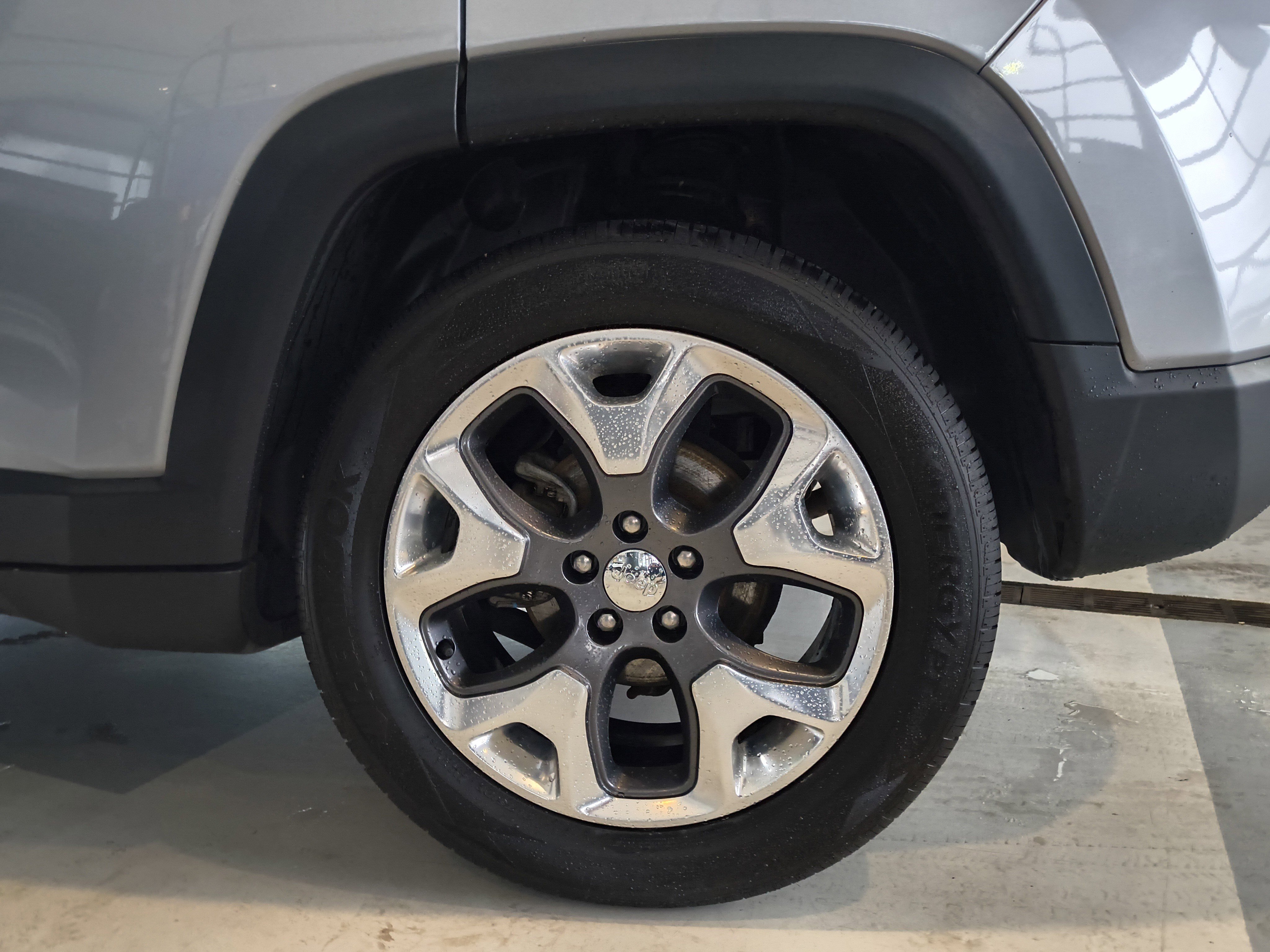Used 2019 Jeep Compass Limited image 28