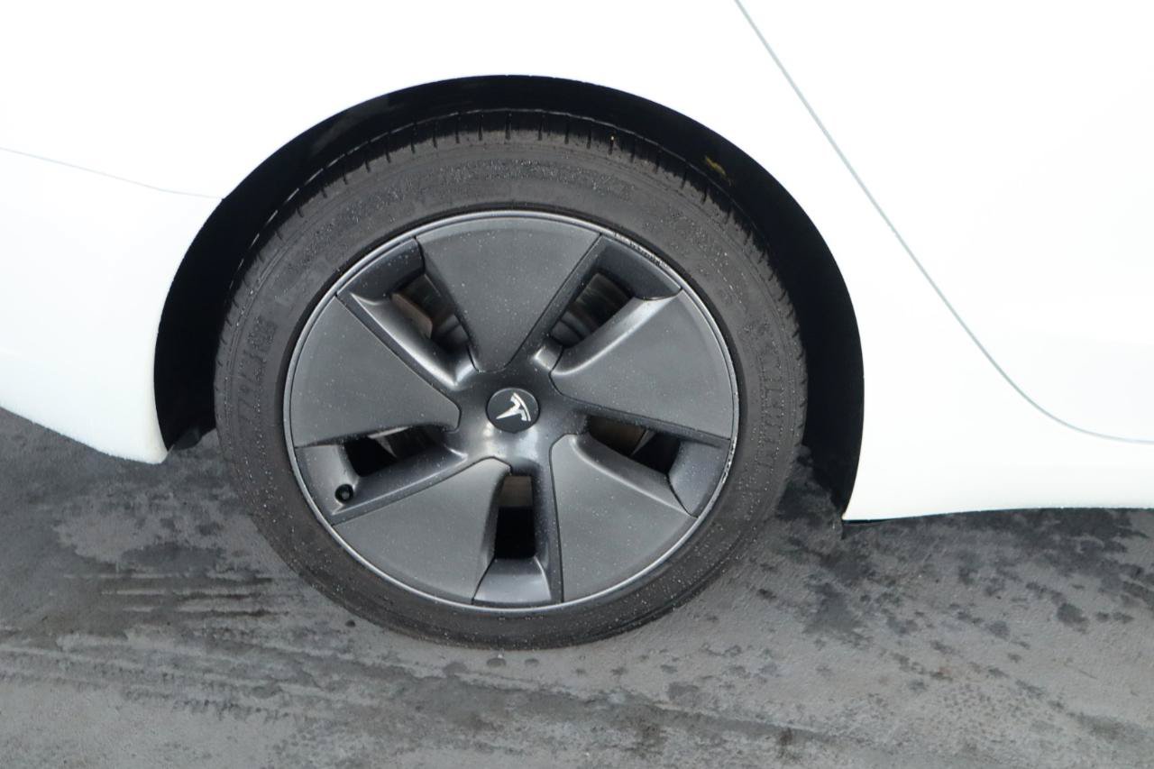 Used 2023 Tesla Model 3 Standard Range RWD image 5