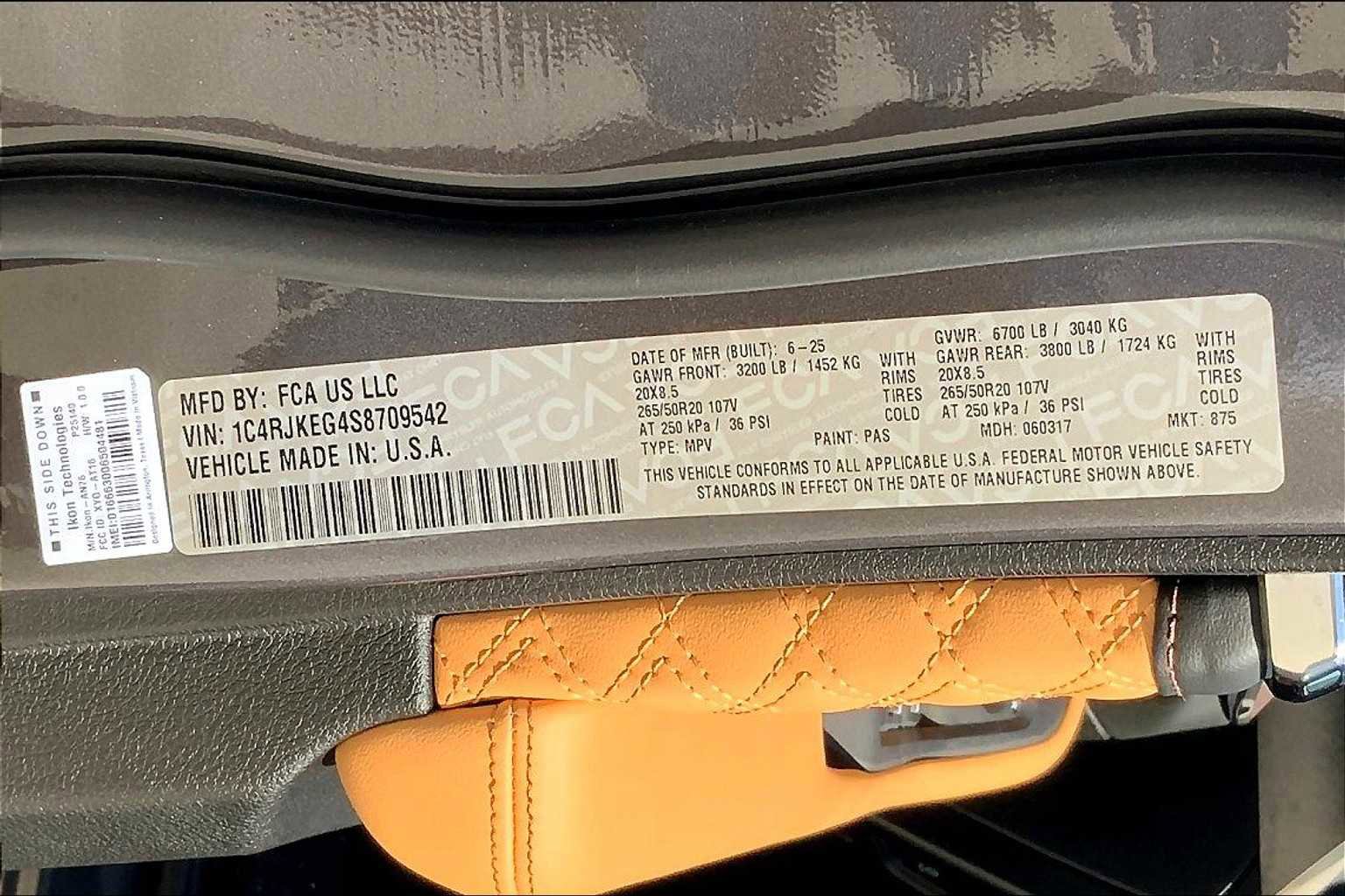 New 2025 Jeep Grand Cherokee L Summit w/ MOPAR Finishing Package image 18