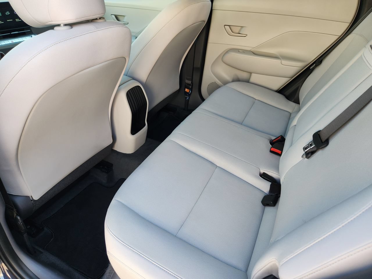 Used 2024 Hyundai Kona SE FWD image 29