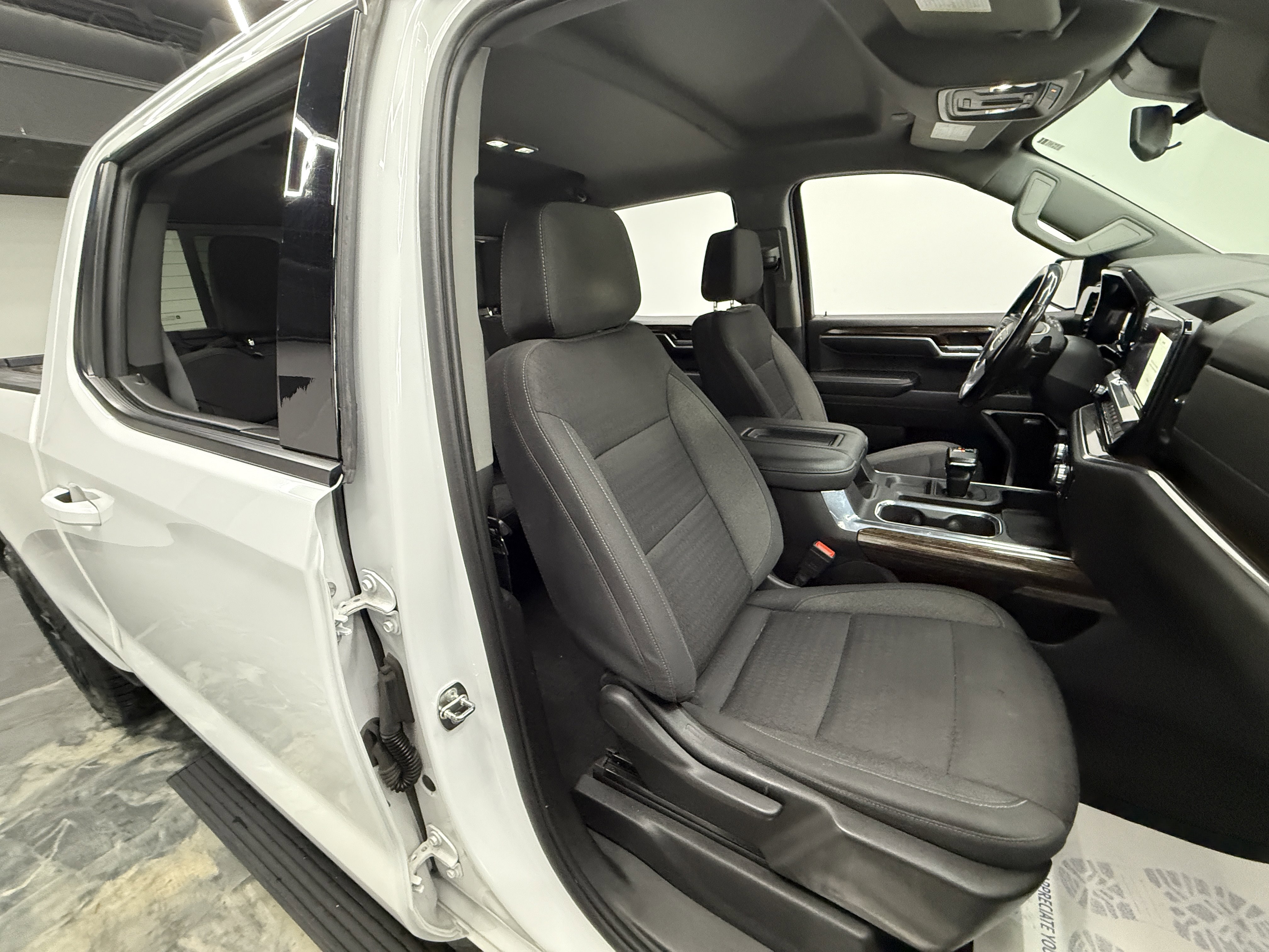 Used 2022 GMC Sierra 1500 Elevation w/ Preferred Package image 21