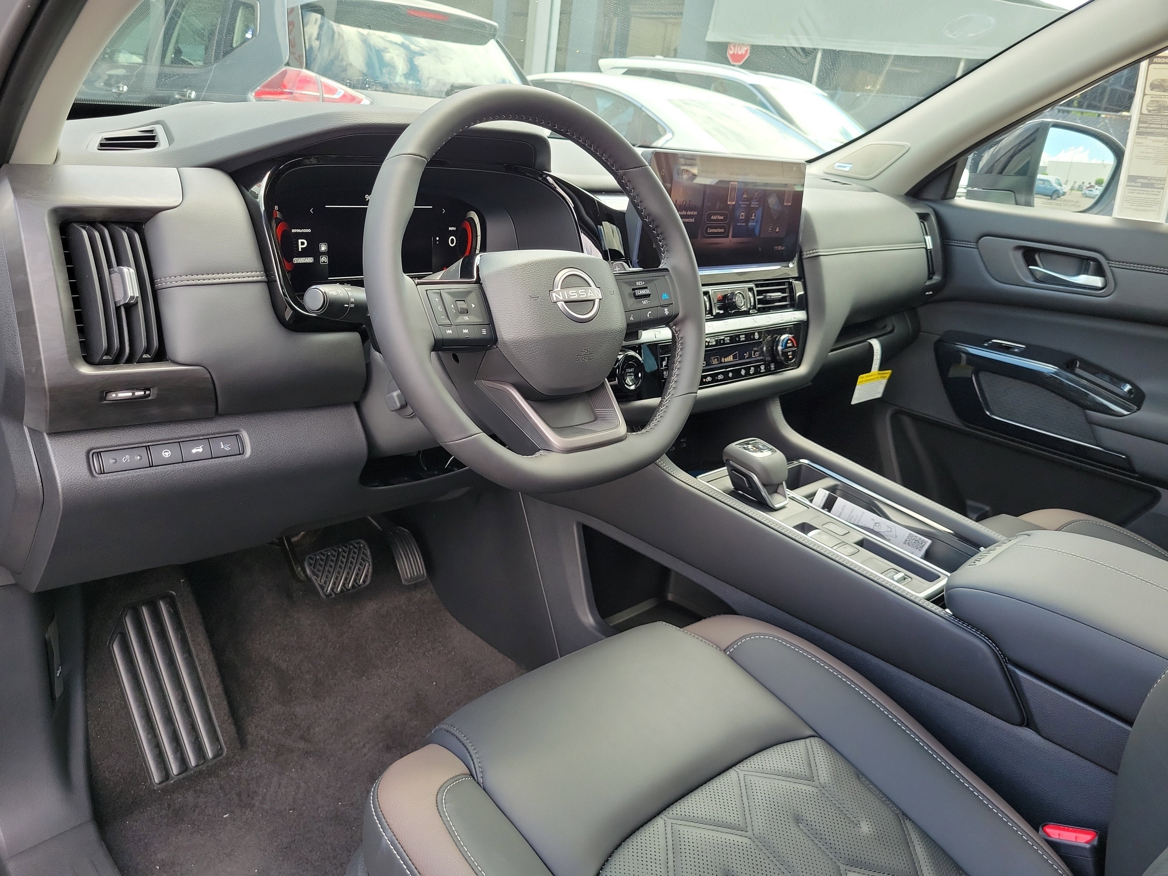 New 2026 Nissan Pathfinder Platinum w/ Cargo Package FWD image 9
