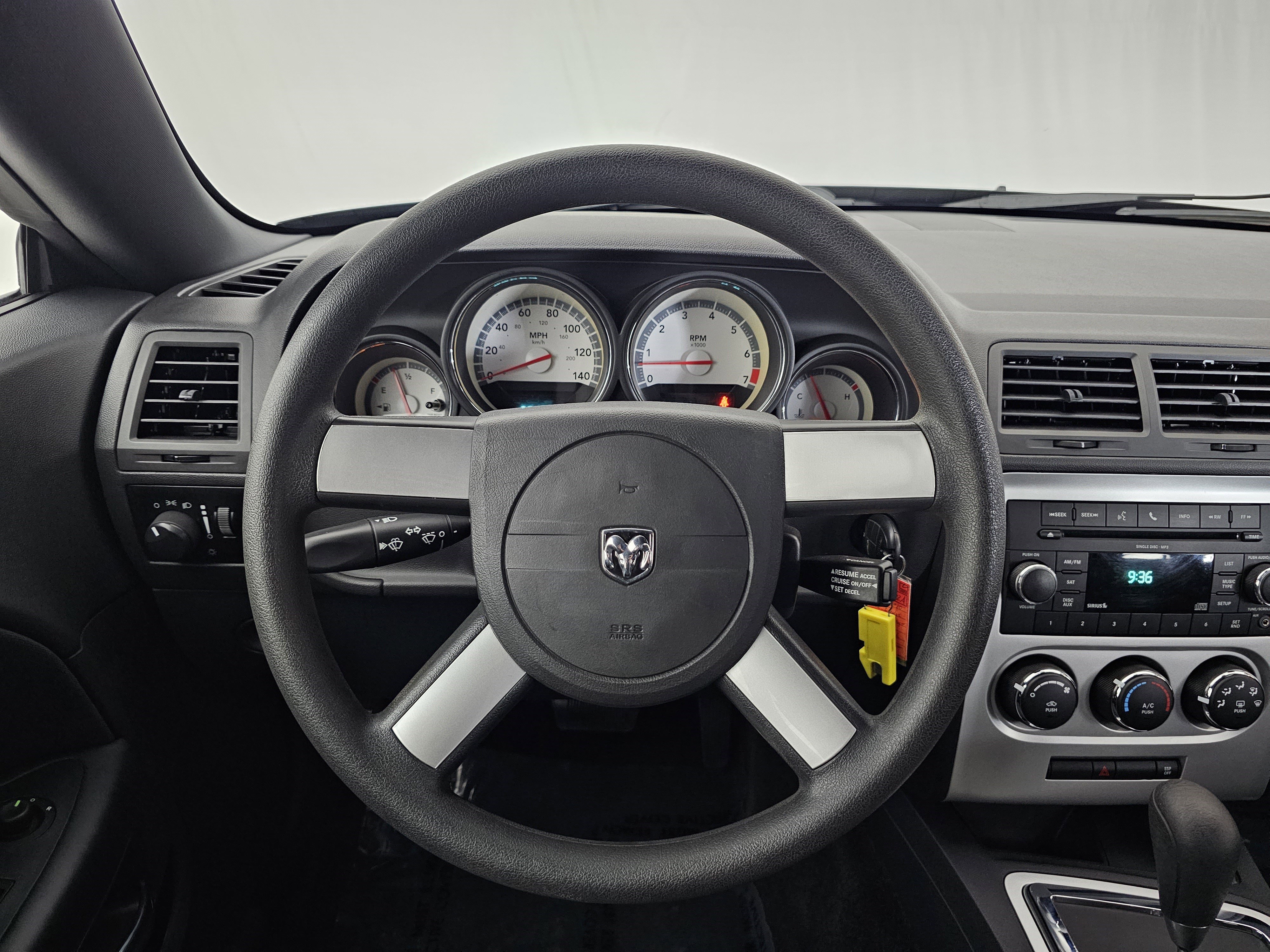 Used 2010 Dodge Challenger SE image 7