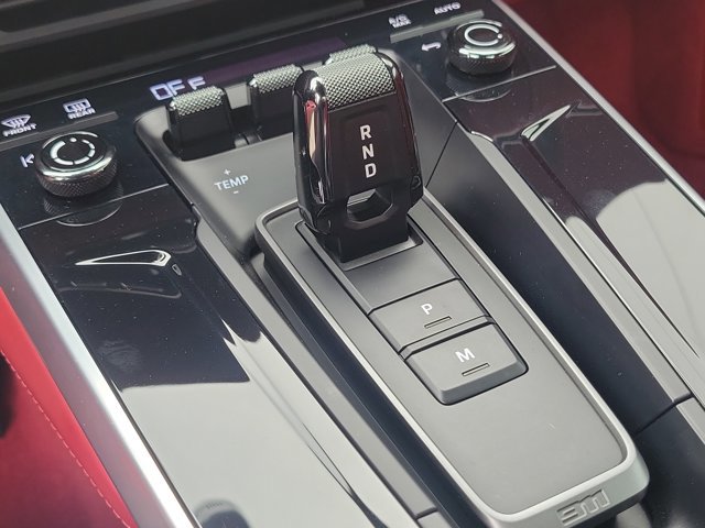Certified 2025 Porsche 911 Carrera RWD image 25