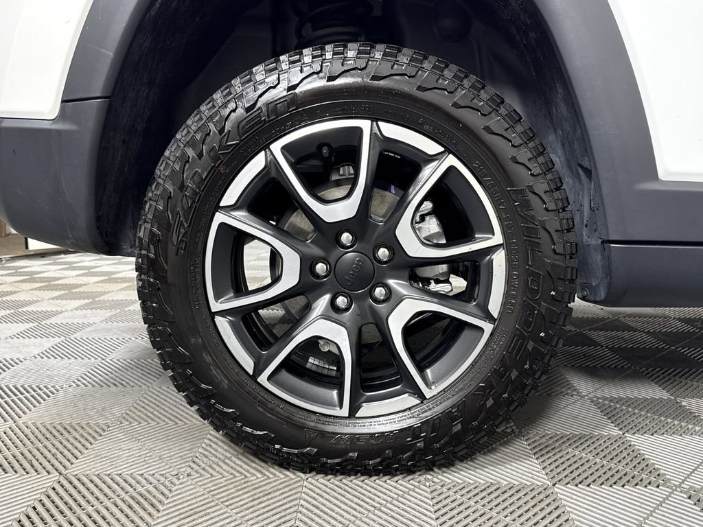 Used 2024 Jeep Compass Trailhawk image 15