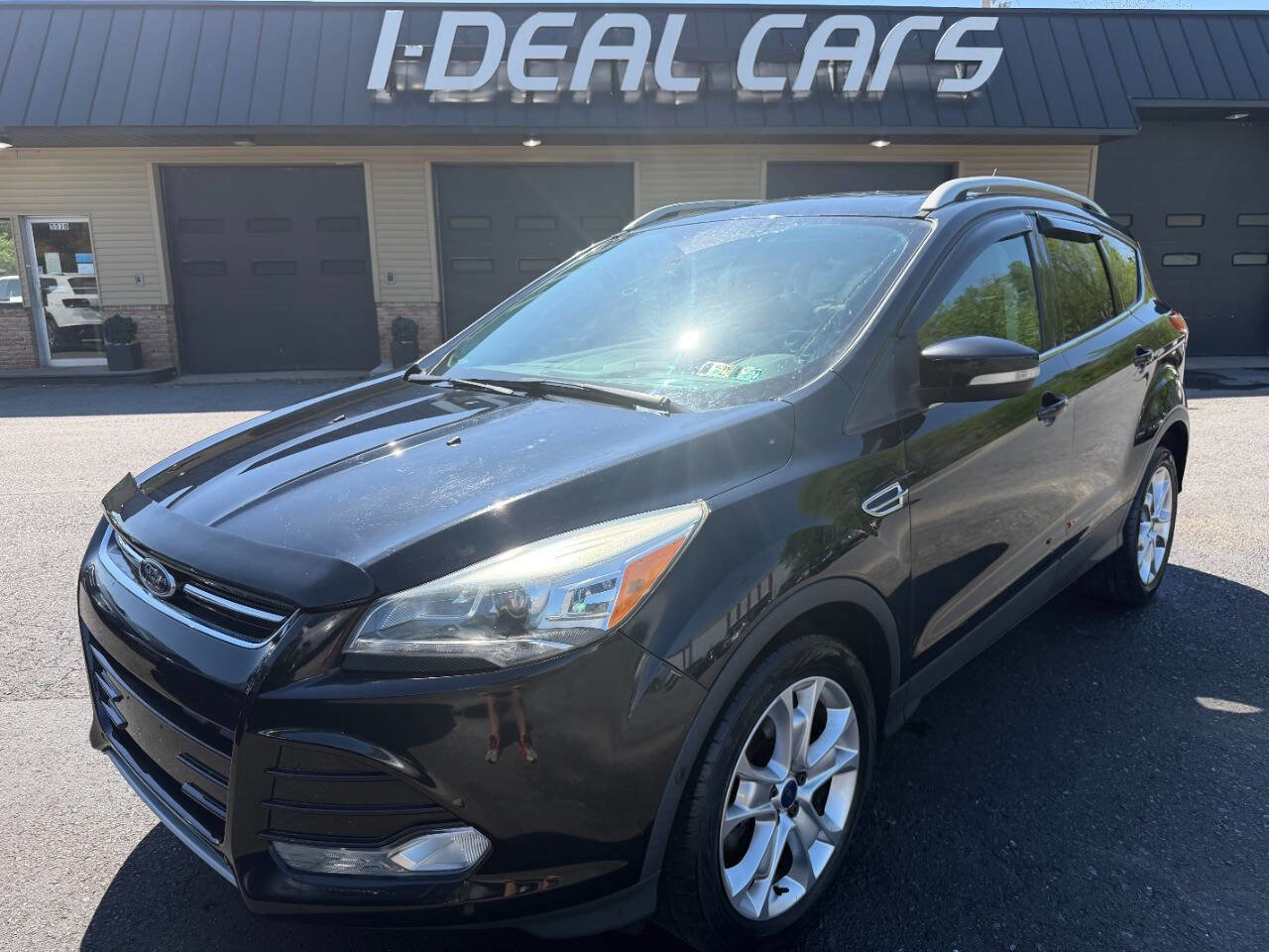 Used 2016 Ford Escape Titanium w/ Equipment Group 301A AWD/4WD image 1