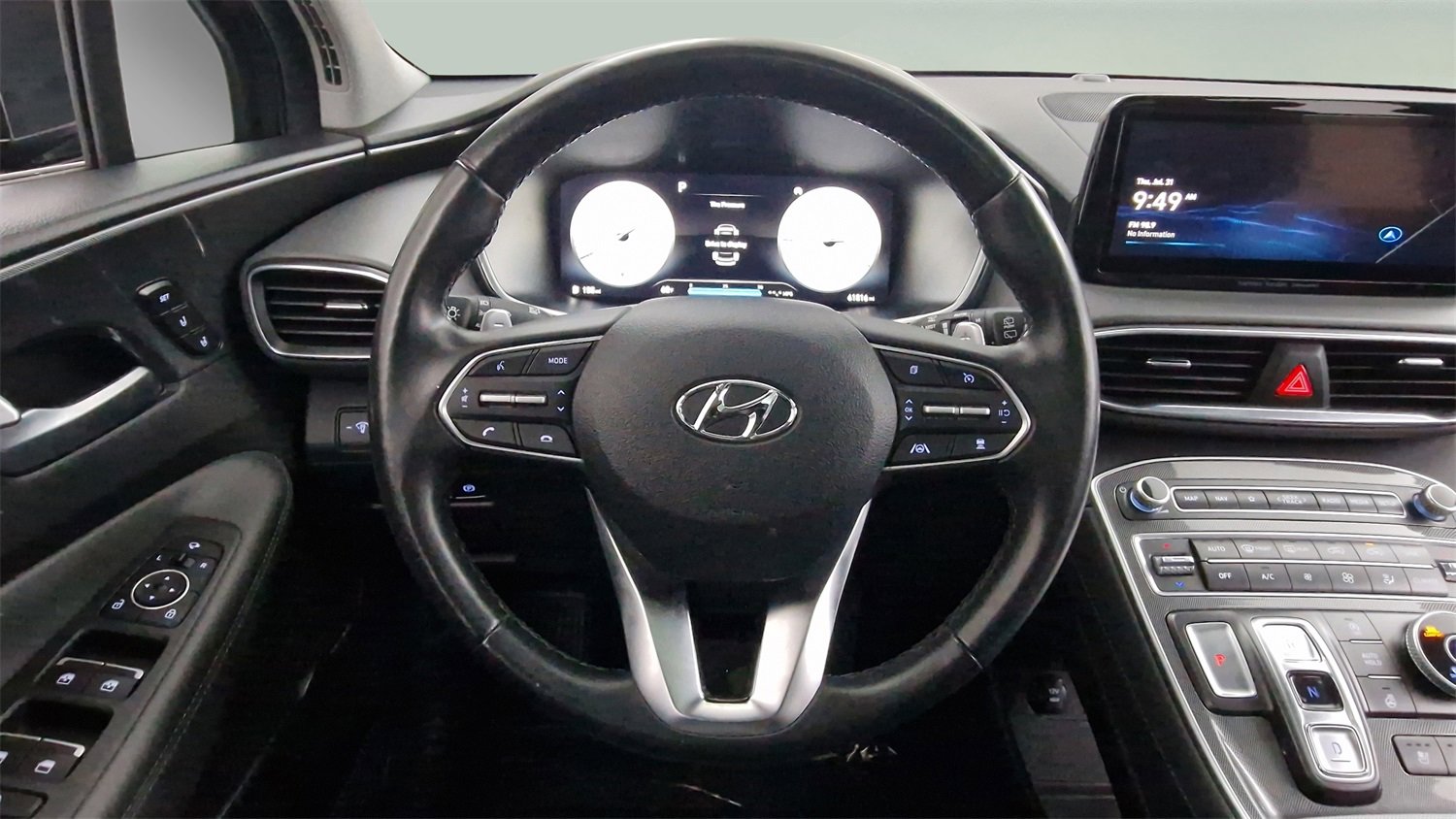 Used 2023 Hyundai Santa Fe Limited image 10