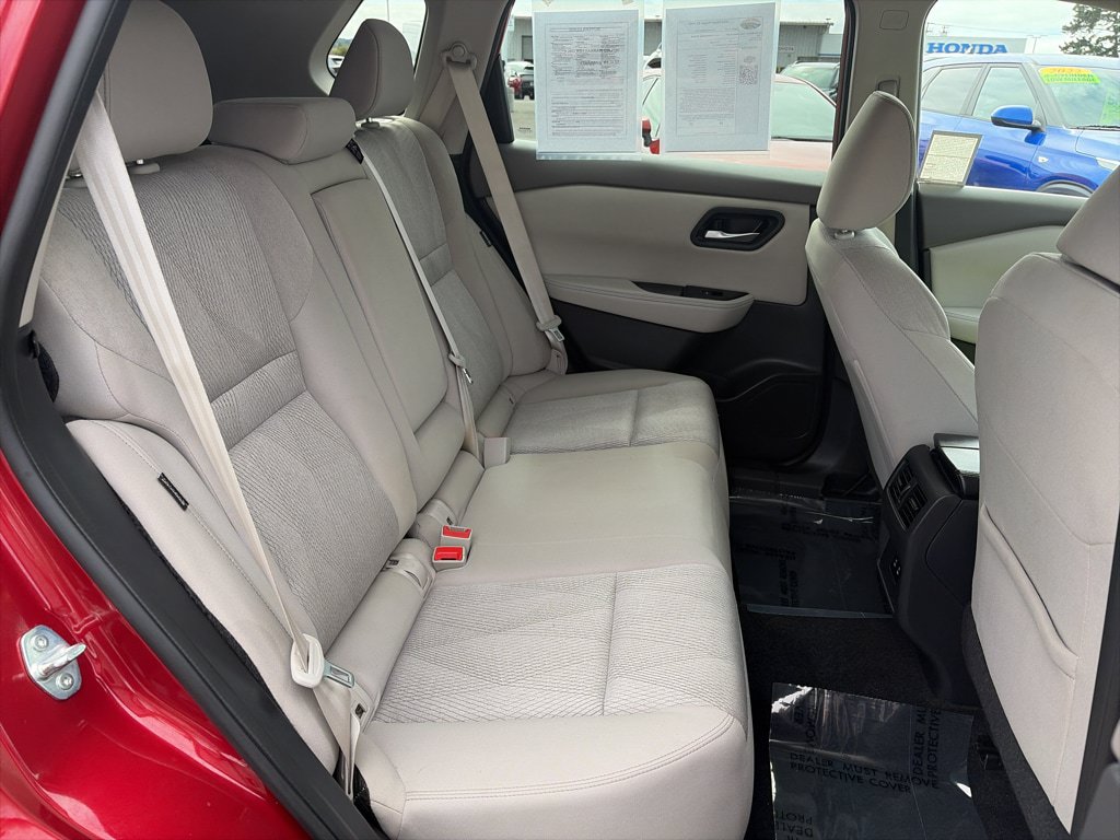 Used 2025 Nissan Rogue SV AWD/4WD image 18