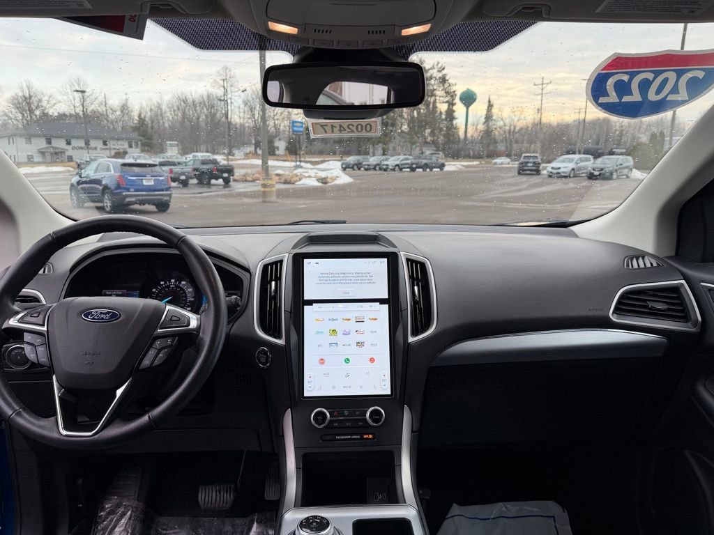 Used 2022 Ford Edge SEL image 3