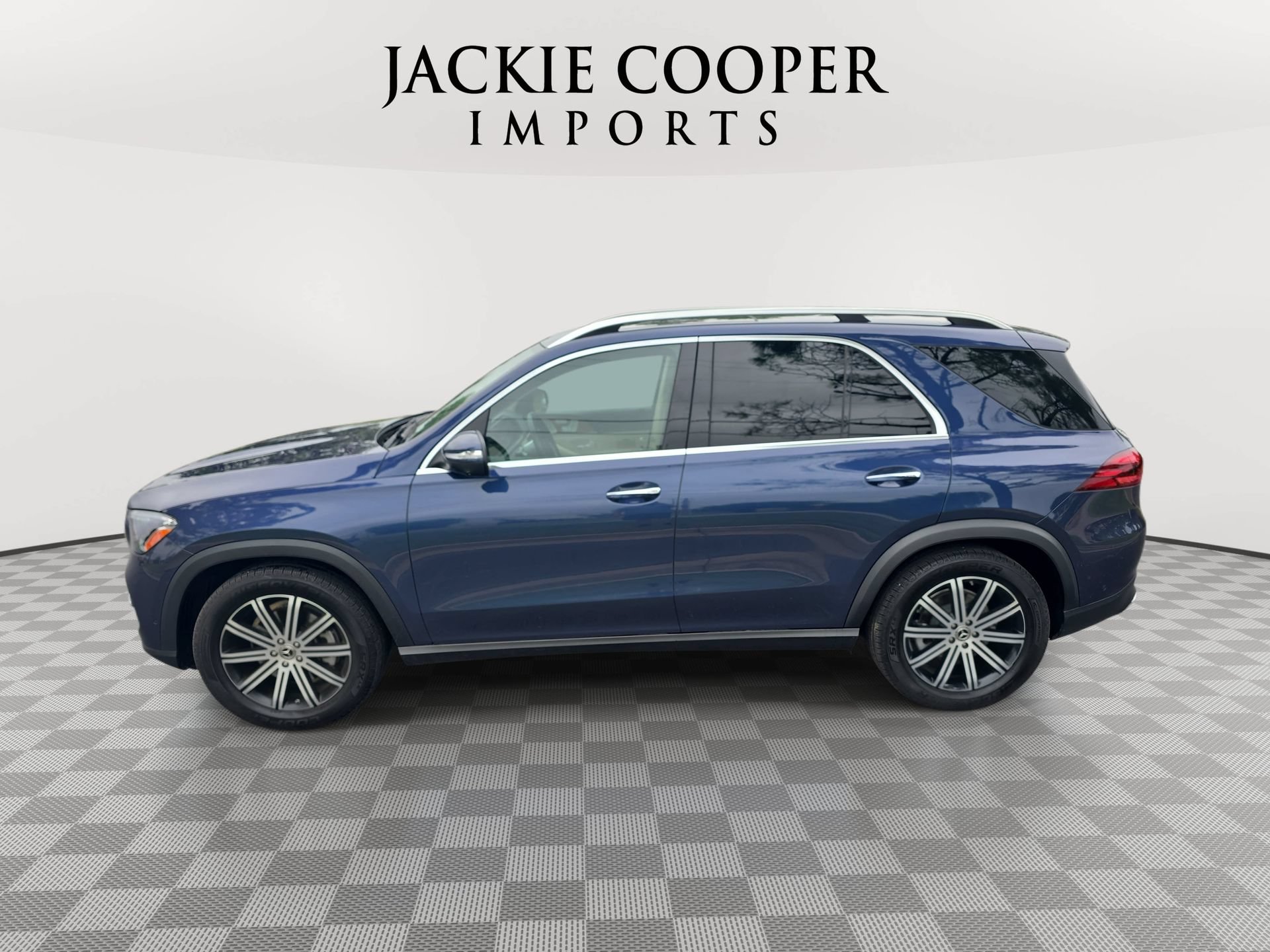 Certified 2025 Mercedes-Benz GLE 350 4MATIC image 8