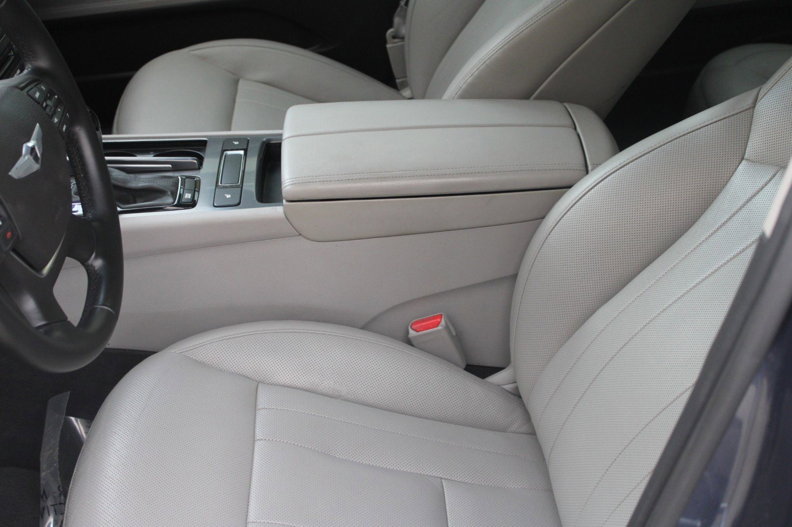 Used 2015 Hyundai Genesis 3.8 image 16