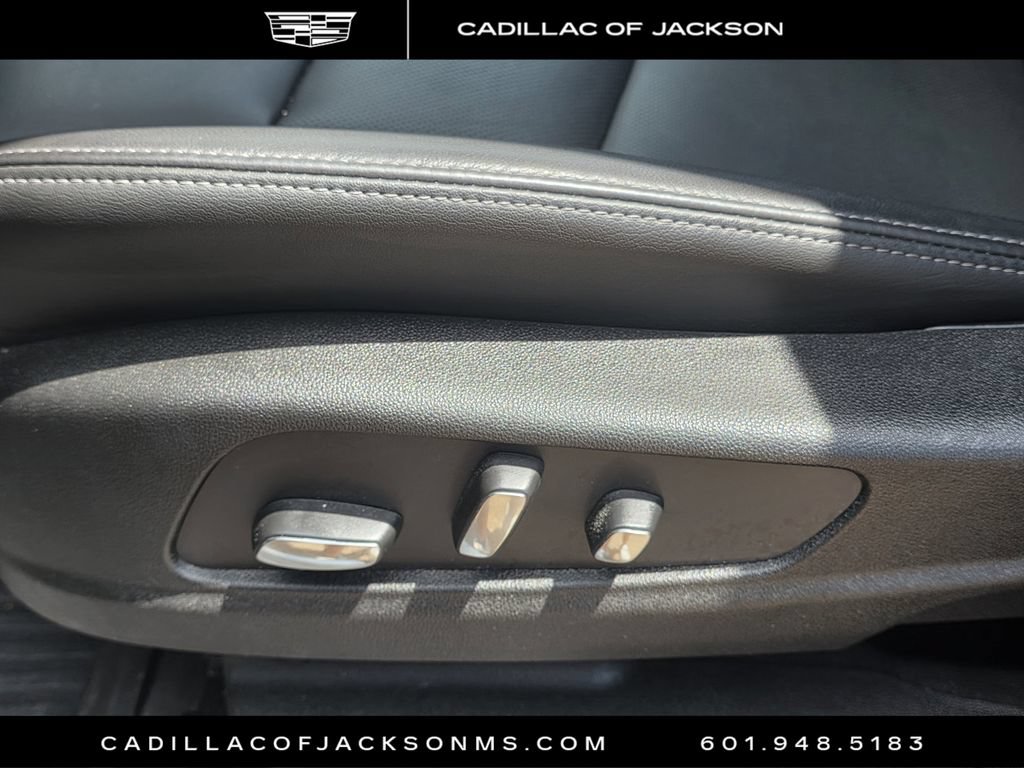 Certified 2024 Cadillac XT6 Premium Luxury w/ LPO, Floor Liner Package AWD/4WD image 21