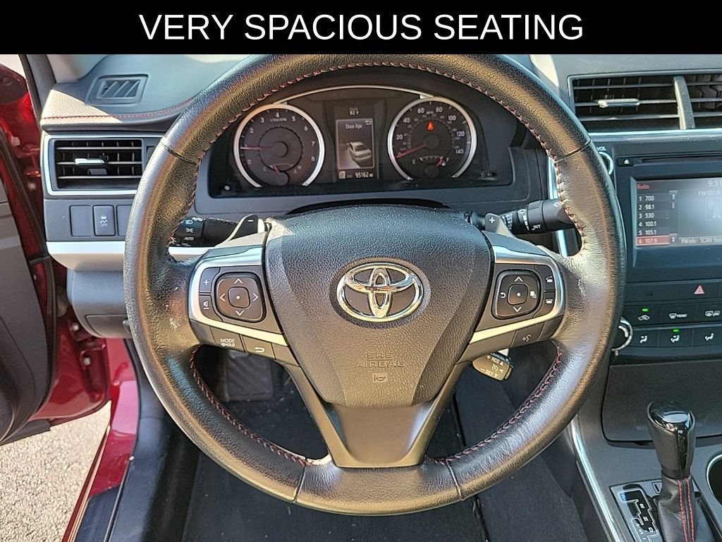 Used 2015 Toyota Camry SE w/ Moonroof Package FWD image 19