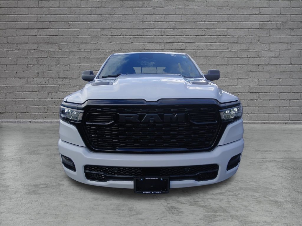 New 2027 RAM 1500 Express AWD/4WD image 9