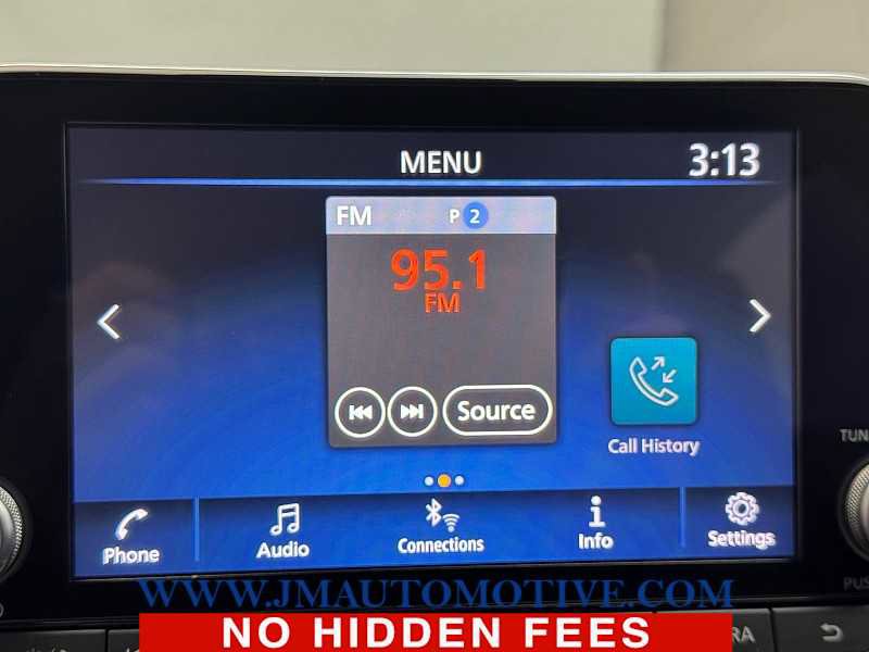 Used 2024 Nissan Altima 2.5 SV FWD image 24