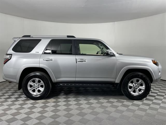 Used 2022 Toyota 4Runner SR5 Premium image 8