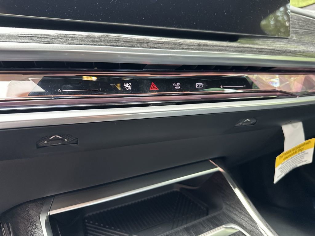 New 2025 BMW i7 xDrive60 image 19