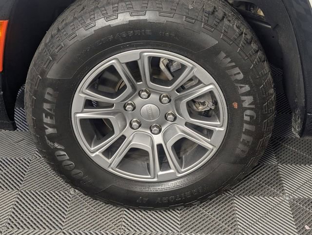 Used 2024 Jeep Wagoneer 2WD image 7