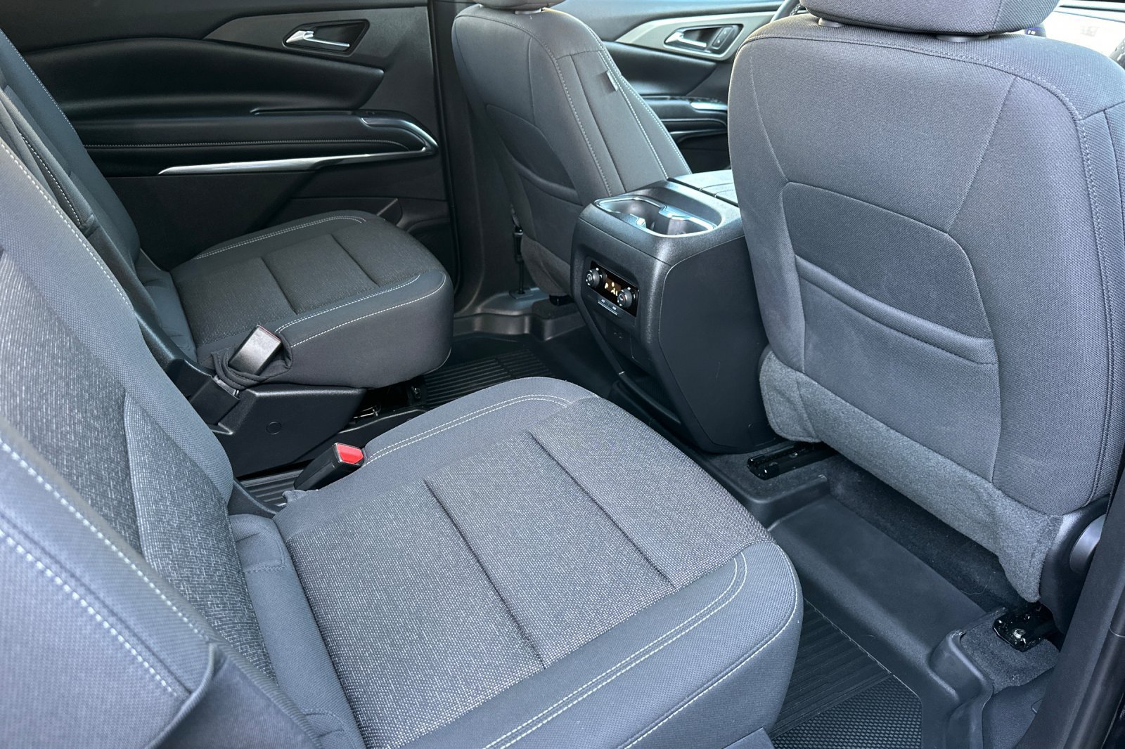 Used 2026 Chevrolet Traverse LT w/ LPO, Floor Liner Package FWD image 20