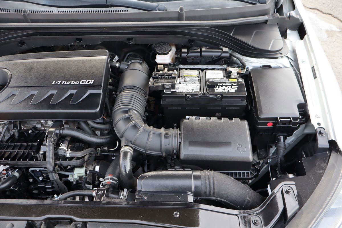 Used 2017 Hyundai Elantra ECO w/ Cargo Package image 40