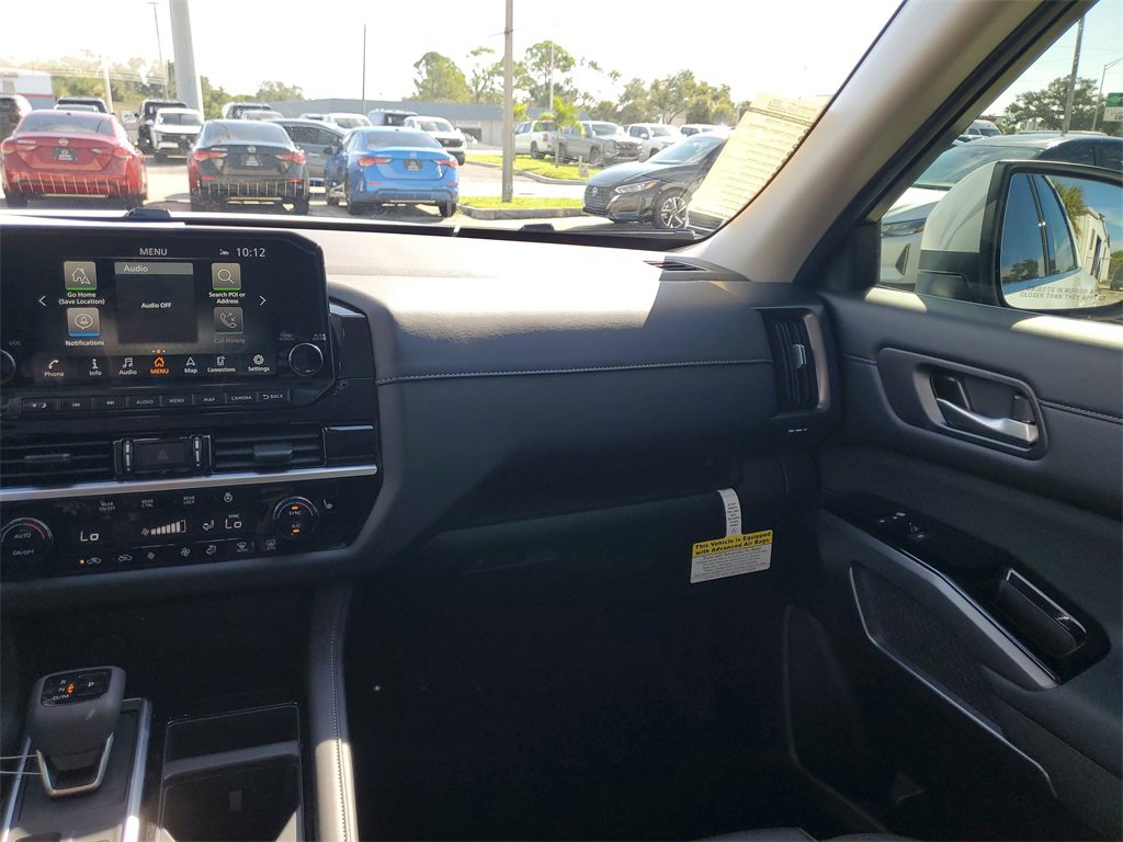 New 2025 Nissan Pathfinder SL image 10