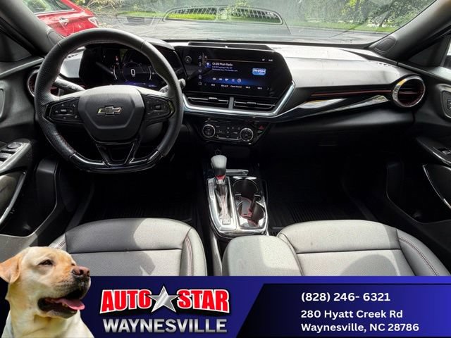 Used 2025 Chevrolet Trax RS w/ Sunroof Package FWD image 7