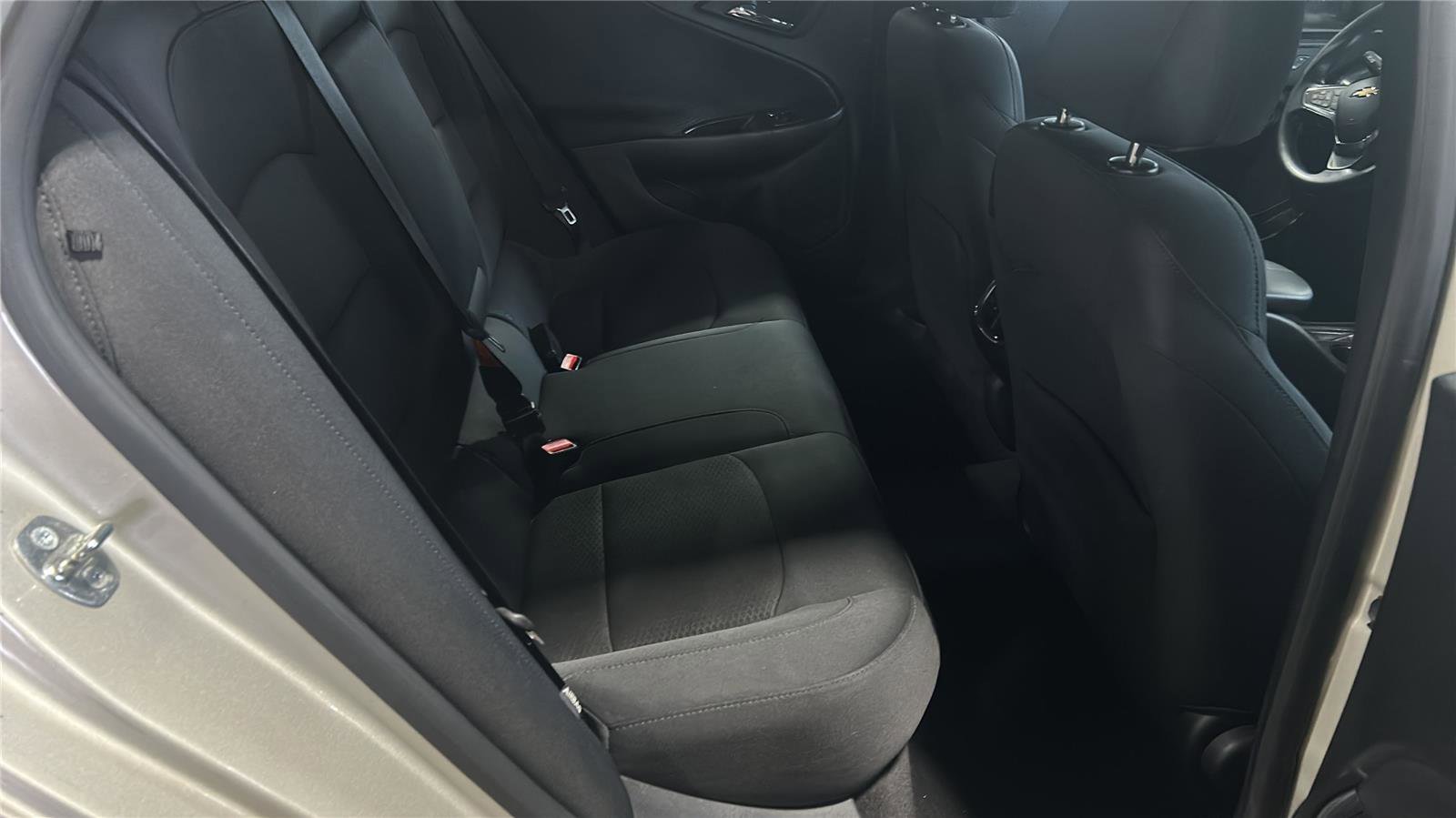 Used 2016 Chevrolet Malibu LT image 10