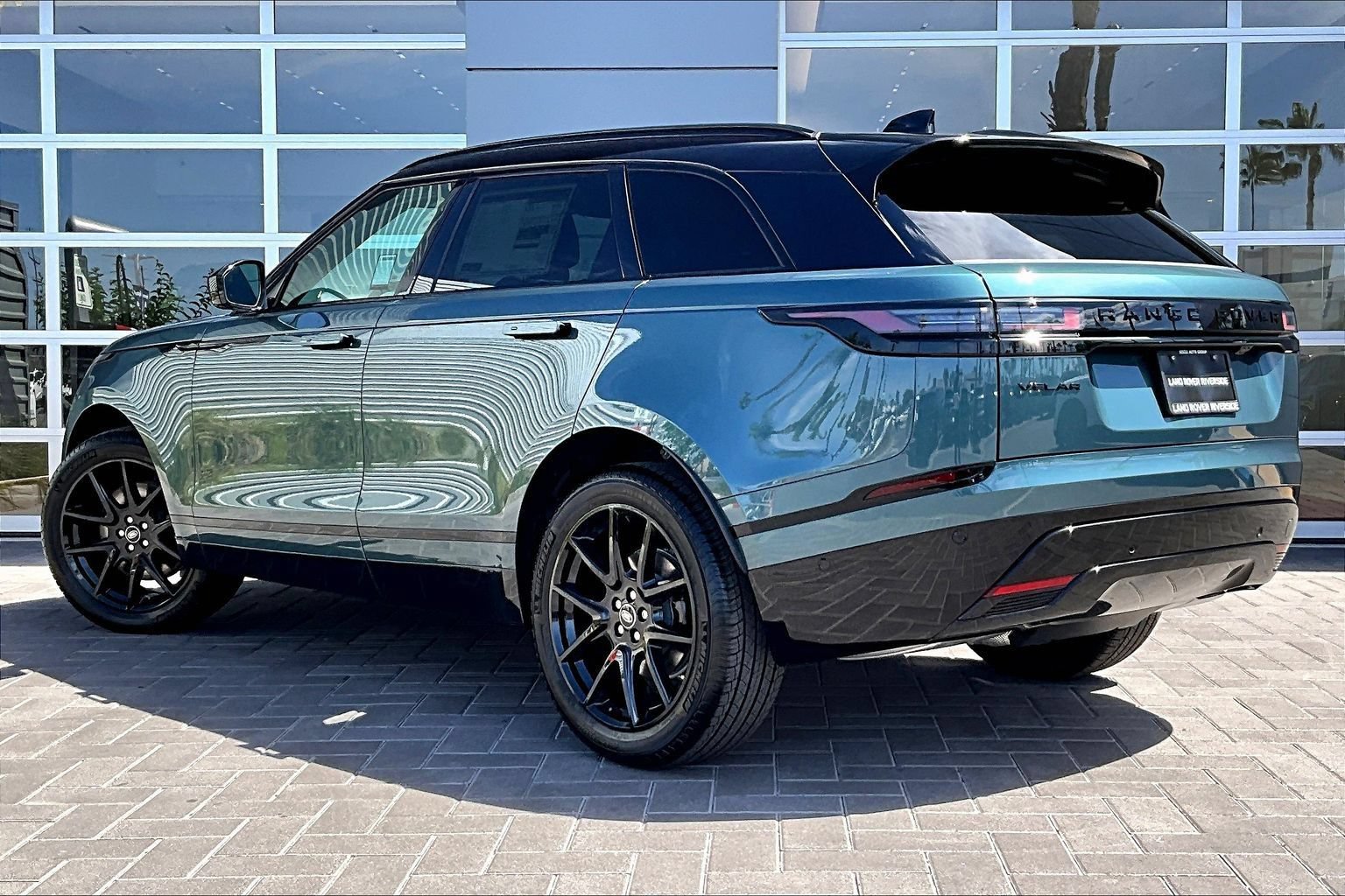 New 2026 Land Rover Range Rover Velar Dynamic SE AWD/4WD image 3