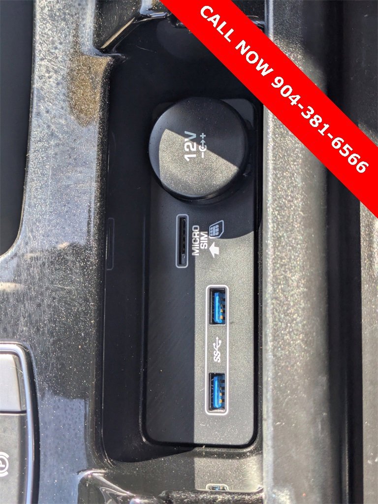 Used 2019 Land Rover Discovery HSE image 15