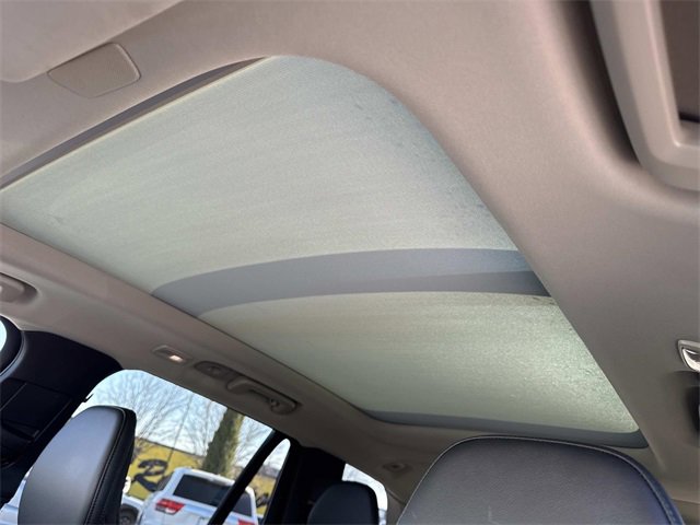 Used 2025 Volvo XC90 B5 Core image 30