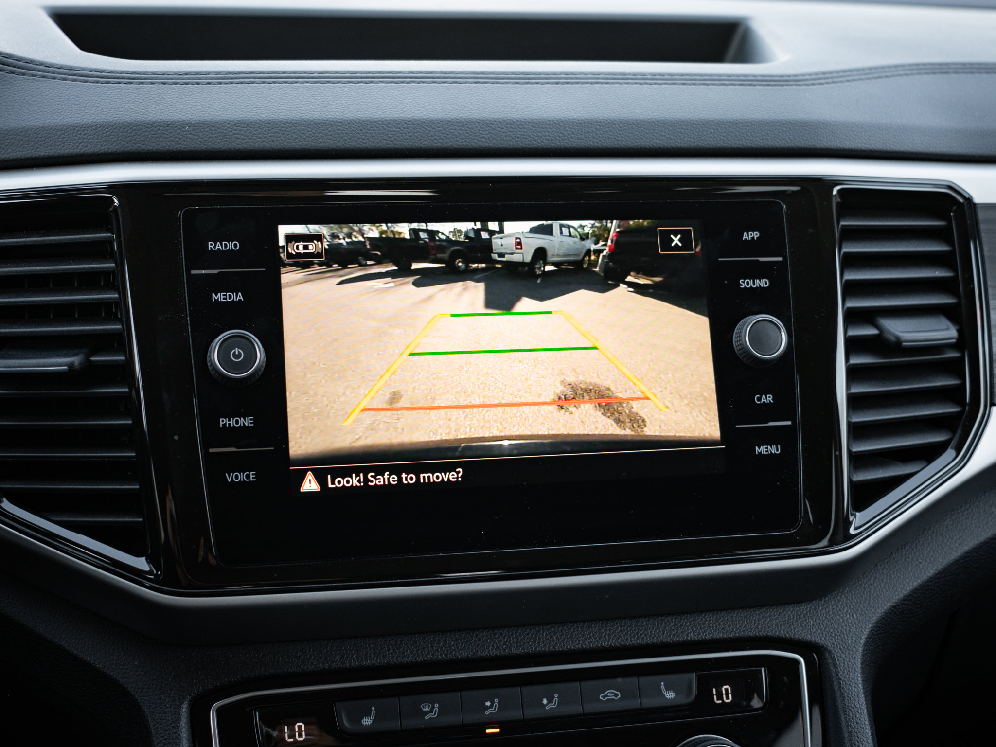 Used 2023 Volkswagen Atlas SE image 23